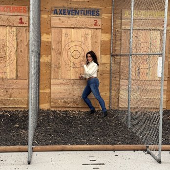 Axe Ventures LA - Axe Throwing Near Me - Los Angeles, California