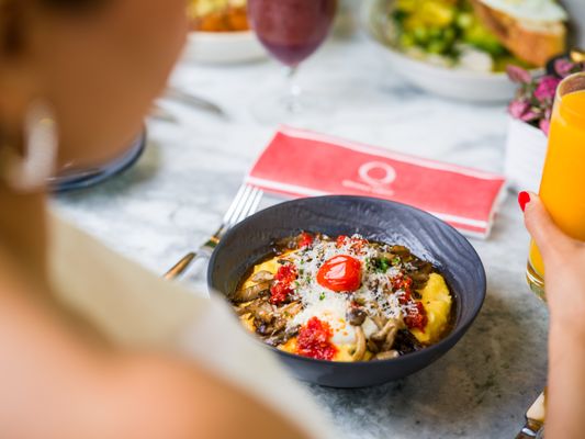 Quattro Restaurant and Bar by null