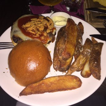 Saloon - Hamburger - Cocktail Bars Near Me - Somerville, Massachusetts