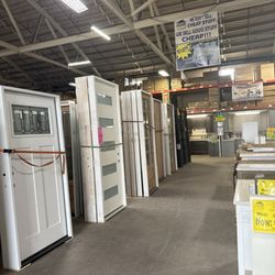 Builders Surplus - Puertas