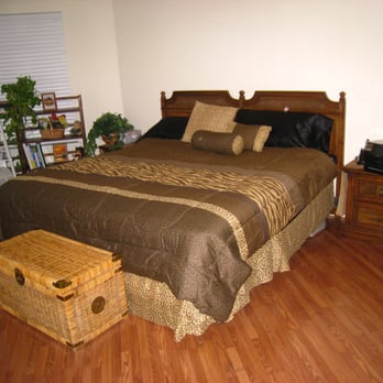 European Professional Organizer - European Professional Organizer in Houston, TX, organizing a bedroom. Master Bedroom after - Home Organization Near Me - Houston, Texas European Professional Organizer - European Professional Organizer in Houston, TX, organizing a bedroom. Master Bedroom after - Home Organization Near Me - Houston, Texas