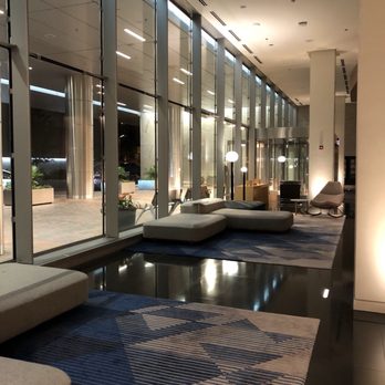 Marriott Marquis Chicago - Seating area up front in the lobby - Hotels Near Me - Chicago, Illinois