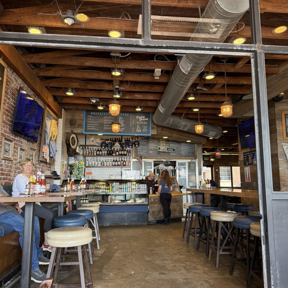 Dory Deli - View from beach sidewalk - Delis Near Me - Newport Beach, California