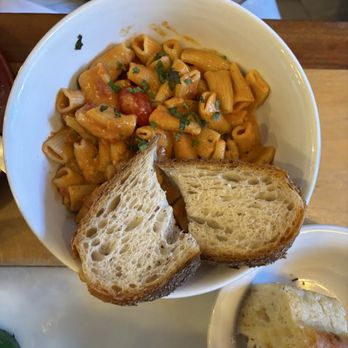 Aunt Jake's - Spicy rigatoni - Italian Near Me - New York, New York