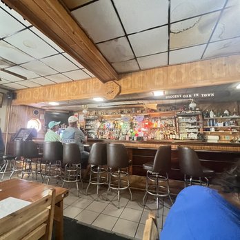 Sherry's Port Bar - people sitting at the bar - Bars Near Me - Garden, Michigan Sherry's Port Bar - people sitting at the bar - Bars Near Me - Garden, Michigan