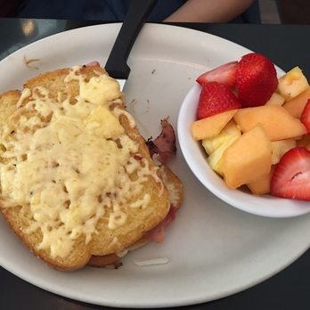Russell's - American Near Me - Pasadena, California