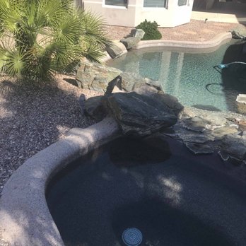 Barefoot Pools - Before - view from spa - Pool Cleaners Near Me - Gilbert, Arizona Barefoot Pools - Before - view from spa - Pool Cleaners Near Me - Gilbert, Arizona