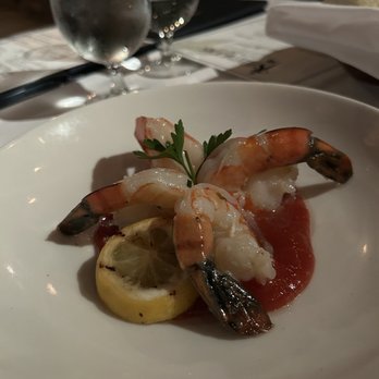 Fleetwood's on Front St - Shrimp Coctail - New American Near Me - Lahaina, Hawaii