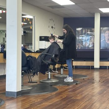 SUPERCUTS - Hair Salons Near Me - WEST BABYLON, New York