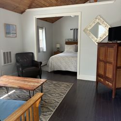Beech Tree Cottages - Vintage New England cabin, cottage rental, unique stay, family-friendly lodging, living room, suite, coastal decor, sailboat, by the beach