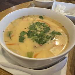 Tom Kha