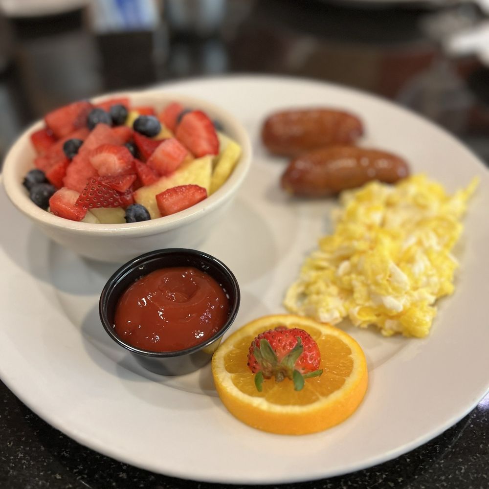 THE Best 10 HOTELS & TRAVEL near GOSFORD RD & WHITE LN, BAKERSFIELD, CA  93311 - Last Updated March 2025 - Yelp