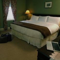 The Great George - Whether traveling for business or pleasure, our Traditional Rooms are the perfect place to unwind.