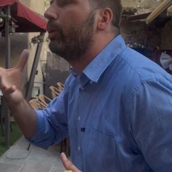 L'Osteria del Vecchio Fossato - Aggressive owner - swinging wine bottle at my face and threw my phone down to the ground. Stay away!