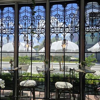 Glimmer Cafe - View from the inside to the outside - Cafes Near Me - Delray Beach, Florida