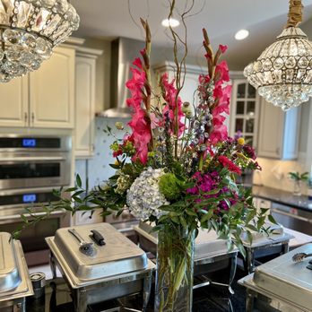 Victoria Park Florist - Floral arrangement - Florists Near Me - Chapel Hill, North Carolina Victoria Park Florist - Floral arrangement - Florists Near Me - Chapel Hill, North Carolina