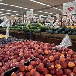 Joe Randazzo's Fruit and Vegetable Market - Lots of choices