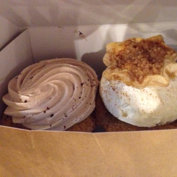 Molly's Cupcakes - Pb Nutella and apple pie - Desserts Near Me - Chicago, Illinois Molly's Cupcakes - Pb Nutella and apple pie - Desserts Near Me - Chicago, Illinois