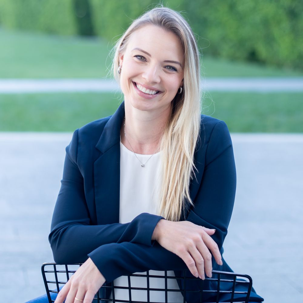 Luana - sleep specialist in Costa Mesa, CA