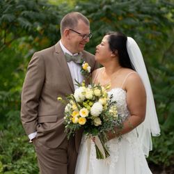 Soderberg's Florist & Flower Delivery - Lush bouquet in exactly the colors I wanted!