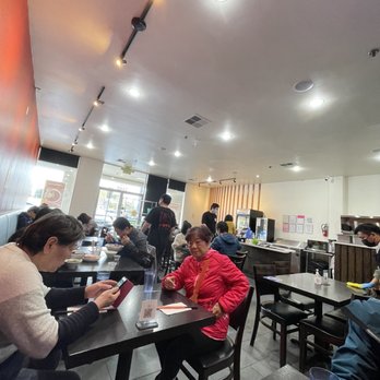 Hunan Mifen Lawrence - Seating area and how the restaurant looks on the inside - Chinese Near Me - Sunnyvale, California