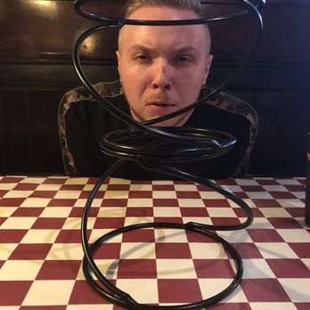 Olde Town Pizzeria - Beautiful centerpiece sculpture - Pizza Near Me - Brandon, Florida