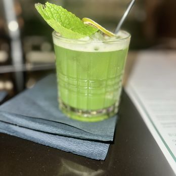 5th & Mad - Cocktail Bars Near Me - New York, New York