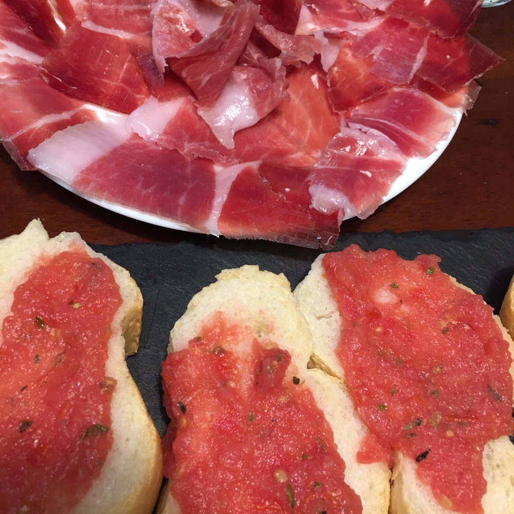 Bodega Tapias - Spanish Near Me - La Orotava, TF