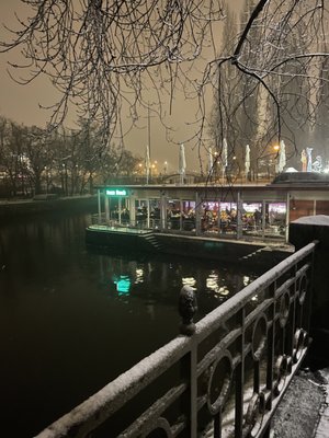 Jazz Dock by null