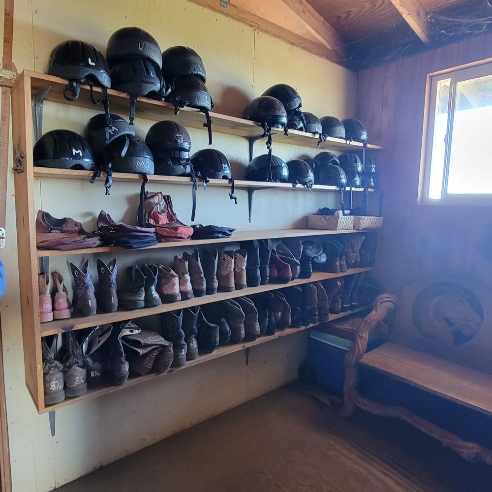 Na'alapa Stables - Guests are welcome to borrow boots, helmets and jackets for the tour - Horseback Riding Near Me - Kamuela, Hawaii Na'alapa Stables - Guests are welcome to borrow boots, helmets and jackets for the tour - Horseback Riding Near Me - Kamuela, Hawaii