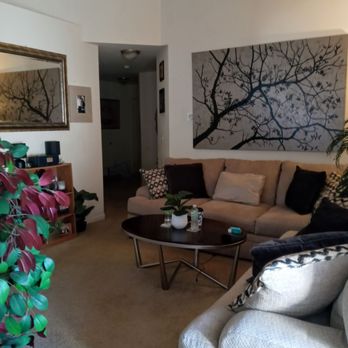 Ledges at Johnston - My living room - Apartments Near Me - Johnston, Rhode Island