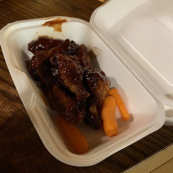 Zig Zag Inn - Bbq wings & 3 baby carrots.... - Pizza Near Me - Welches, Oregon Zig Zag Inn - Bbq wings & 3 baby carrots.... - Pizza Near Me - Welches, Oregon