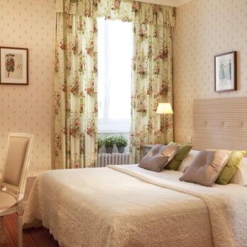 Gradlon - une chambre classique - Hotels Near Me - Quimper, 29