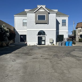 Gilroy Therapy - Parking lot entrance to the building. The office is on the second floor. - Counseling & Mental Health Near Me - Morgan Hill, California Gilroy Therapy - Parking lot entrance to the building. The office is on the second floor. - Counseling & Mental Health Near Me - Morgan Hill, California