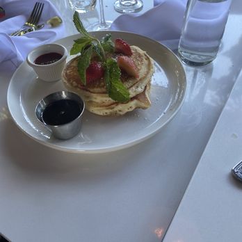 Vistamar - Strawberry pancakes Brunch - Seafood Near Me - Bronx, New York Vistamar - Strawberry pancakes Brunch - Seafood Near Me - Bronx, New York