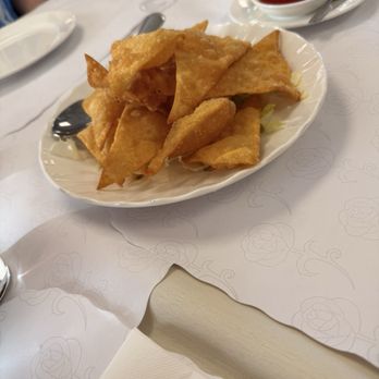 Lucky Garden - Fried wonton appetizer - Chinese Near Me - Cotati, California