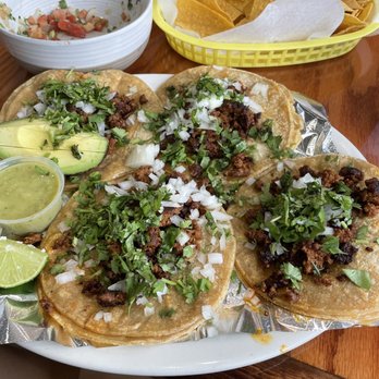 El Paso Mexican Restaurant - Chorizo tacos and guacamole casera. Yummy. - Mexican Near Me - Clarksville, Tennessee