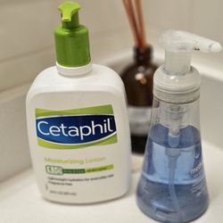 West Oak Dermatology - dermatologists' restroom has lotion