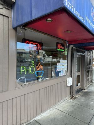 Ly's Vietnamese Cuisine by null