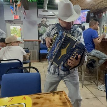 Tomateros Seafood - Seafood Near Me - Dallas, Texas