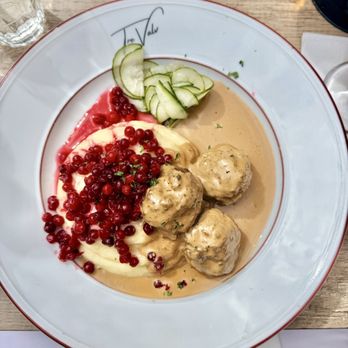 Restaurang Tre Valv - Swedish meatballs with mashed potatoes and lingonberries. - Scandinavian Near Me - Stockholm, Alberta Restaurang Tre Valv - Swedish meatballs with mashed potatoes and lingonberries. - Scandinavian Near Me - Stockholm, Alberta