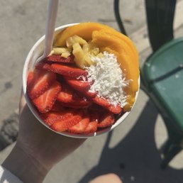 Tropical Acai Bowl Tropical Acai Bowl