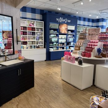 Bath & Body Works - Cosmetics & Beauty Supply Near Me - Gainesville, Virginia