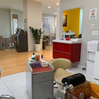 Elite Nails - nice clear interior - Nail Salons Near Me - Bronxville, New York