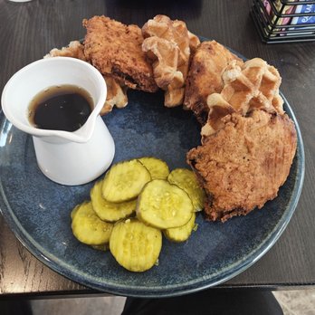 Schaumburg Public House - Chicken and Waffles - New American Near Me - Schaumburg, Illinois
