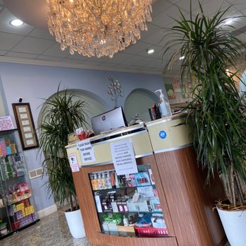 Nail Design - Nice waiting entrance area! Walk ins welcome! - Nail Salons Near Me - Winston-Salem, North Carolina