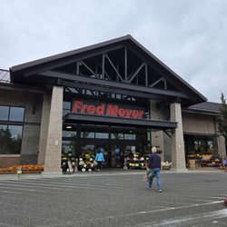 Fred Meyer Olympic Towne Center - Sup