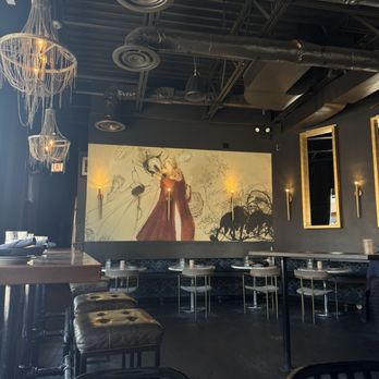 Little Bad Wolf - Inside - American Near Me - Chicago, Illinois