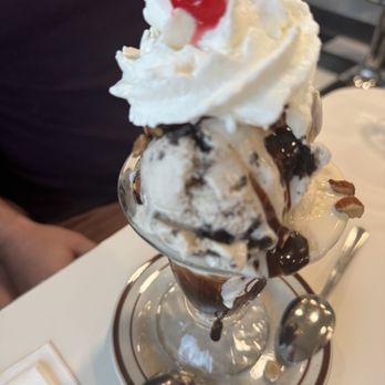 Vic's Ice Cream - Ice Cream & Frozen Yogurt Near Me - Sacramento, California