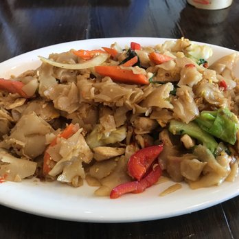 Palm Thai Bistro - Drunken noodles spicy great dish - Thai Near Me - Fairfield, California